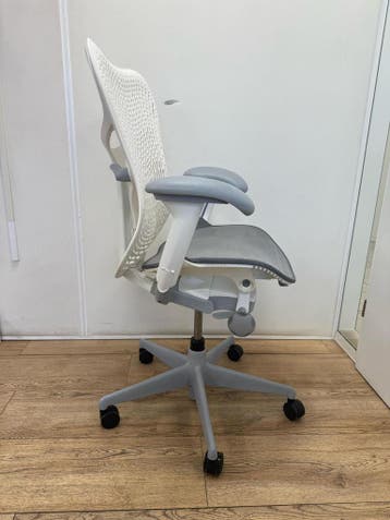 Grote Voorraad Herman Miller Mirra 2 Alpine Bureaustoelen!, Verzenden, Wit, Zo goed als nieuw, Bureaustoel