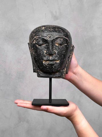 Beeld, NO RESERVE PRICE - Javanese Buddha Head with stand -