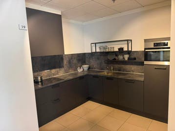 Showmodel moderne hoekkeuken antraciet 0020 - 19, Ophalen, Nieuw