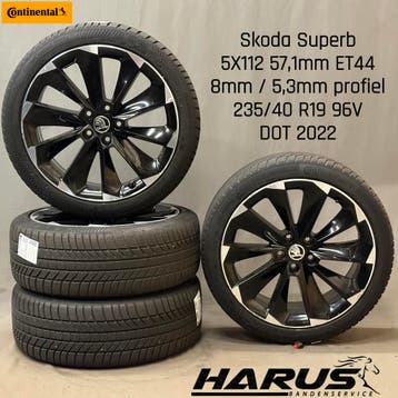 Originele Skoda Superb 19 inch winterset – 3V0601025S, 19 inch, Gebruikt, Banden en Velgen, 235 mm