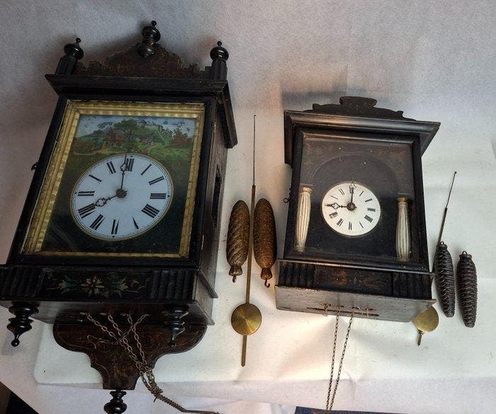 Wandklok - Hout, Messing - 1850-1900 - Twee schwarzwalder, Antiek en Kunst, Antiek | Klokken