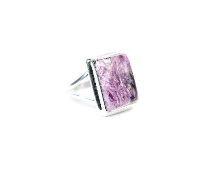 Charoit Ring / cabochon / nieuw- 6.2 g - (1), Verzamelen, Mineralen en Fossielen