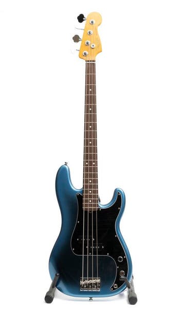 Een Fender Precision bass gitaar in draagkoffer, Ophalen, Gebruikt