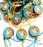 Kaartje Vredesduif aan satijn lint, Hobby en Vrije tijd, Knutselen, Verzenden, Nieuw