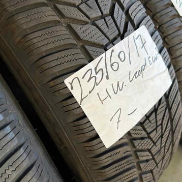 2 x Hankook 235-60-17 Winterbanden 7mm, Gebruikt, 17 inch, 235 mm, Band(en)