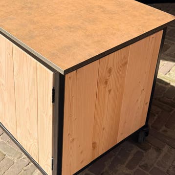 Buitenkeuken Douglas en staal met opbergkast en Koper HPL, Tuin en Terras, Nieuw