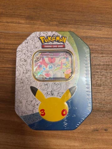 Pokémon - 1 Box - Tin 30th Celebration Sylveon SEALED, Nieuw