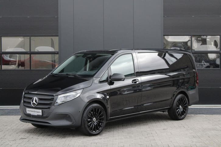 Zakelijke Lease |  Mercedes-Benz Vito 114CDI L2 Pro - Distro, Auto's, Bestelauto's, Onderhoudsboekje, Lease, Zwart, Automaat, Overige kleuren