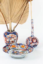 Imari Vases and - Bord (3) - Porselein, Antiek en Kunst