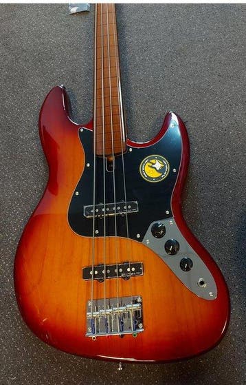 Sire Marcus Miller - V5 TS Fretless Tobacco Sunburst - -, Nieuw