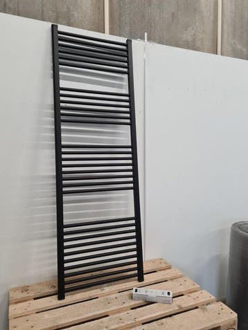 Handdoekradiator multirail straight mat zwart 180 x 60 cm, Ophalen of Verzenden, Nieuw, Overige typen