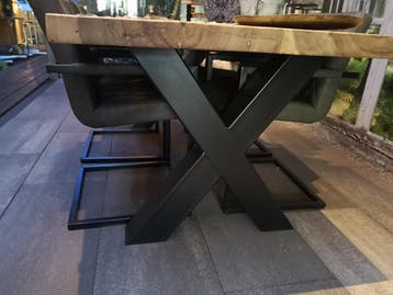 Boomstamtafel 200 × 100 cm met 4 stoelen – showroomset, Ophalen, Zo goed als nieuw, Industrieel, 4 tot 6 stoelen