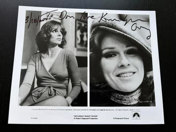 Saturday Night Fever - Gesigneerde foto Karen Lynn Gorney, Ophalen of Verzenden, Nieuw, Film, Foto of Kaart