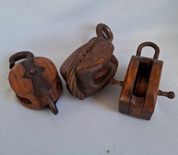 Ship’s pulley, Katrollen / blokken / hakblok (3) - Hout,