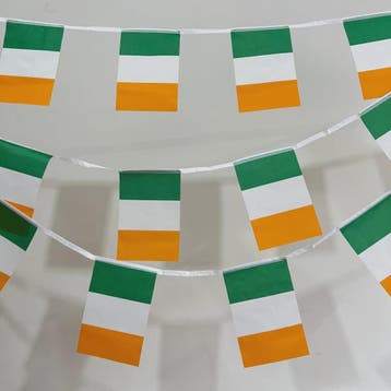 Ierse Vlaggetjes Slinger - Groen, Wit, Oranje - Feestdecorat, Diversen, Verzenden, Nieuw