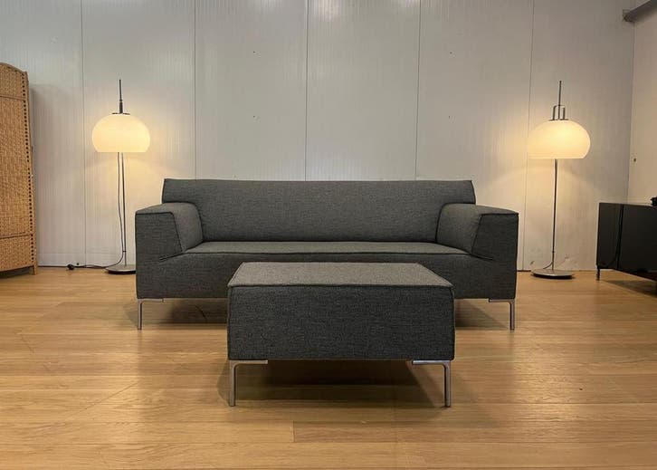 NIEUWSTAAT Bloq 2.5 + Hocker en GARANTIE NP €4.750, Huis en Inrichting, Banken | Bankstellen, 200 tot 250 cm, 75 tot 100 cm, Rechte bank