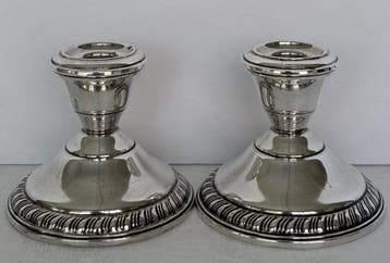 WALLACE - Kaarsenhouder Sterling zilveren kandelaars (2) -, Antiek en Kunst