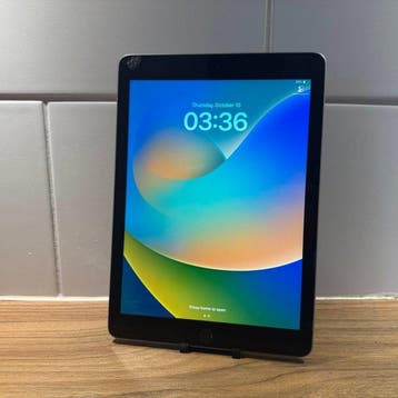Apple iPad (5th Generation) 128GB Wifi - Mobiele telefoon, Nieuw