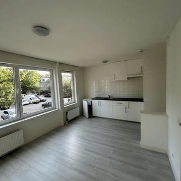 Appartement in Utrecht gevonden voor €695,- pm, Huizen en Kamers, Huizen te huur, Utrecht-stad, Direct bij eigenaar, Appartement