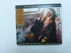 Shakira - Washed and dried / Laundry service (CD + DVD), Ophalen of Verzenden, Zo goed als nieuw