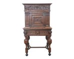 Een eikenhouten luierkast, Holland, ca. 1640 en later, Antiek en Kunst, Antiek | Meubels | Kasten