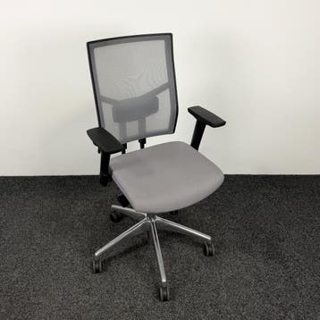 Gebruikte Liv Mesh - Grijs | Chroom Voetkruis, Ophalen of Verzenden, Ergonomisch, Gebruikt, Bureaustoel
