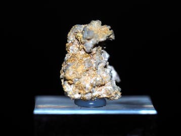 Goud Kristallen op matrix - Hoogte: 1.4 cm - Breedte: 1.3