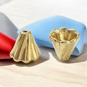 2 x Metalen kralenkapje antiek goudkleur, afmeting 13 x 1..., Ophalen of Verzenden, Nieuw, Kraal
