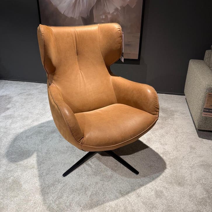 Draaifauteuil DUTCHZ 1801 - Leder Cognac - House of Dutchz, Huis en Inrichting, Fauteuils, 50 tot 75 cm, 75 tot 100 cm, Nieuw