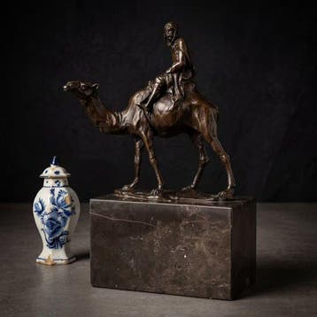 Beeld, Naar Carvin: Rijder op kameel - 21.5 cm - Brons,