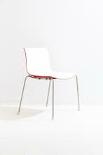 Te koop Arper Catifa 53 kunststof vierpoot stoelen wit € 80, Overige plaatsen, Ophalen of Verzenden, Gebruikt, Stoel