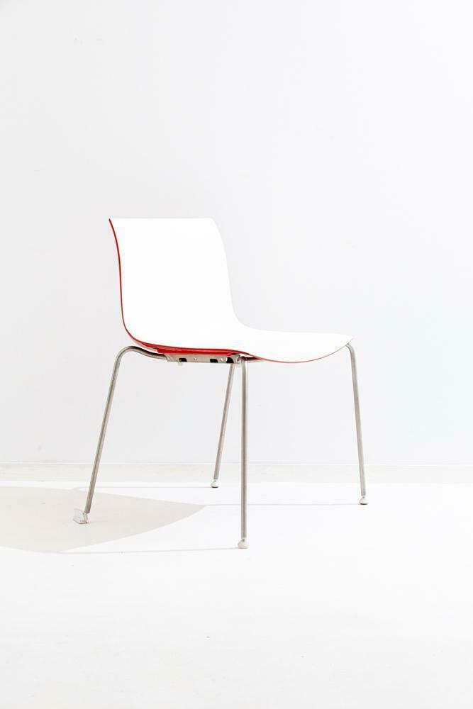 Te koop Arper Catifa 53 kunststof vierpoot stoelen wit € 80, Zakelijke goederen, Kantoor en Winkelinrichting | Kantoormeubilair en Inrichting