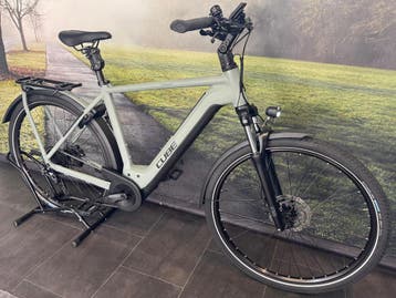 Bijna Nieuwe Cube Kathmandu Elektrische fiets - 58CM Frame, Overige merken, Ophalen of Verzenden, Zo goed als nieuw, 50 km per accu of meer
