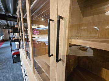 Vitrine boekenkast Trijntje | Massief eiken | L270cm H230cm, Huis en Inrichting, Kasten | Vitrinekasten, 200 cm of meer, Eikenhout