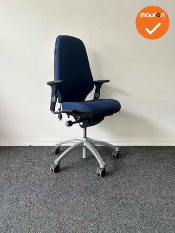 RH Logic 400 - Blauwe stoffering  - Zilvergrijs voetkruis, Werkplek, Ophalen of Verzenden, Gebruikt, Stoel