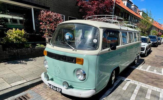 2 pers. Volkswagen camper huren in Hilversum? Vanaf € 126 p., Caravans en Kamperen, Verhuur