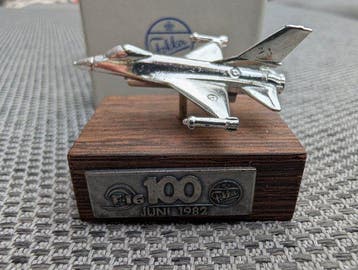 Fokker - Militaire miniatuur beeldjes - Fokker F-16 100 Juni, Nieuw