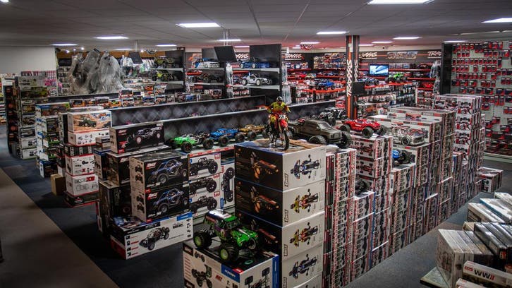 VANDAAG OPEN *1000m² RC winkel* 10.00 - 18.00!, Hobby en Vrije tijd, Modelbouw | Radiografisch | Auto's, Nieuw, Ophalen of Verzenden