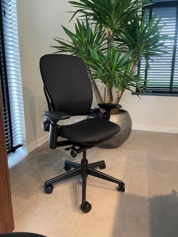 Steelcase Leap V2 Bureaustoel ZGAN - 5 Jaar Garantie!, Verzenden, Zwart, Zo goed als nieuw, Bureaustoel