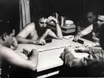Alberto Korda (1928–2001) - Fidel Castro jugando al dominó