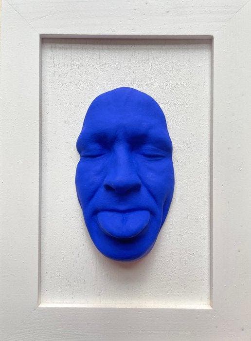 gregos - Blue mockery on white background-white frame, Antiek en Kunst, Kunst | Designobjecten