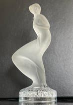 Curt Schlevogt - Beeldje, Dame in de wind - 23 cm - Glas -