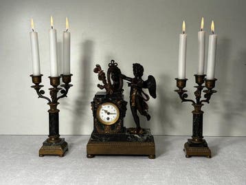 Klok en garnituur set Napoleon III Marmer, Brons, Messing -