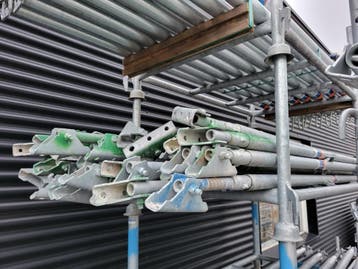Gebruikte schoorstempels 38RL-300 lengte 229 - 289 cm