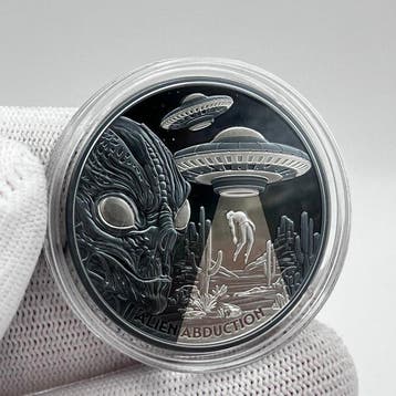 Niue. 1 Dollar 2025 Alien Abduction 1 oz – Black Proof –