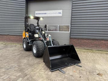Giant G2700 X-TRA HD + shovel NIEUW (LED verlichting, kogelt, Ophalen, Wiellader of Shovel