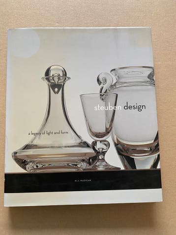 Steuben Design - A Legacy of Light and Form  Glas en Kristal, Antiek en Kunst, Verzenden