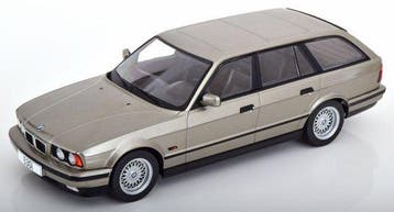 Modelcar Group 1:18 - Modelauto - BMW 5er Touring E34, Nieuw