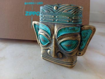 Zippo - Ornamental Bronze Mask High Relief – 2025 – Caixa de, Verzamelen, Nieuw