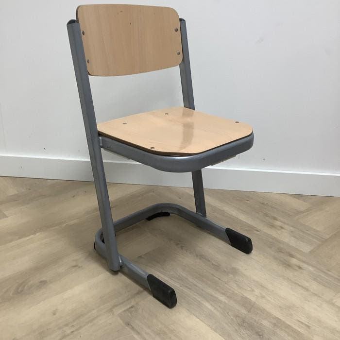 Project schoolstoel (rode stip) zithoogte 39 cm, Huis en Inrichting, Stoelen, Eén, Gebruikt, Hout, Ophalen of Verzenden